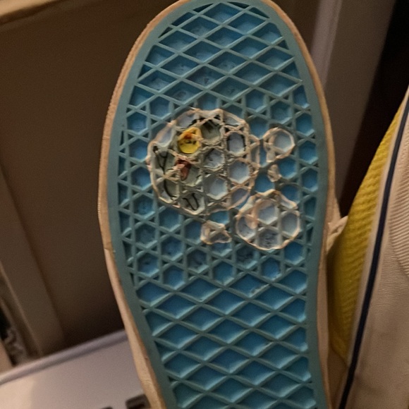 SpongeBob Vans - Picture 2 of 4